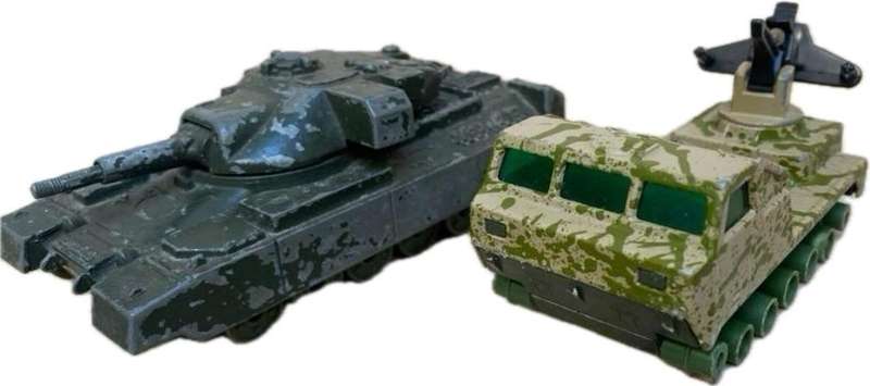 Vintage army matchbox Lesney battle kings hawk launcher and corgi chieftain tank