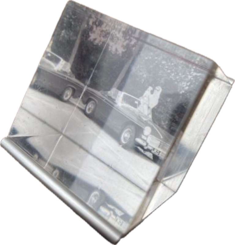 Rare BUSSE DESIGN ULM photo frame, Small lucite cube on solid aluminum base