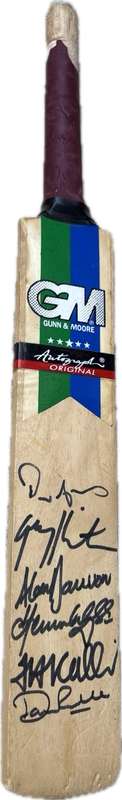 Gunn and Moore autograph original bat signed by  pro cricketers  Daniel Rowe , Alan Dawson & Co