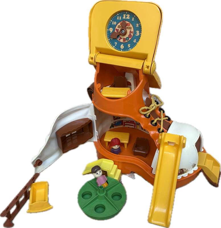 Vintage 1977 Matchbox Play Boot Shoe House Live N Learn TOY + figures furniture play set