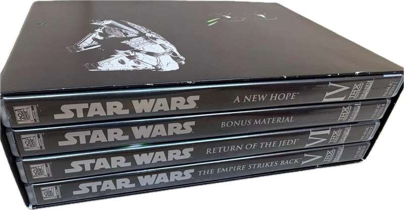 star wars trilogy box set 4 disc dvd set with starwars  wallet