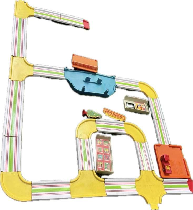 Vintage Lesney matchbox play set tracks and buildings 1978