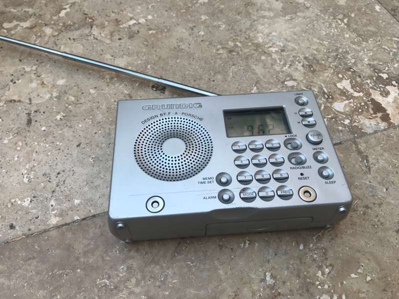 Grundig YB-P 2000 World Receiver Shortwave Radio AM FM MW SW1 Porsche Design