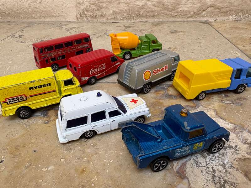 Vintage Corgi die-cast working car lot of 8