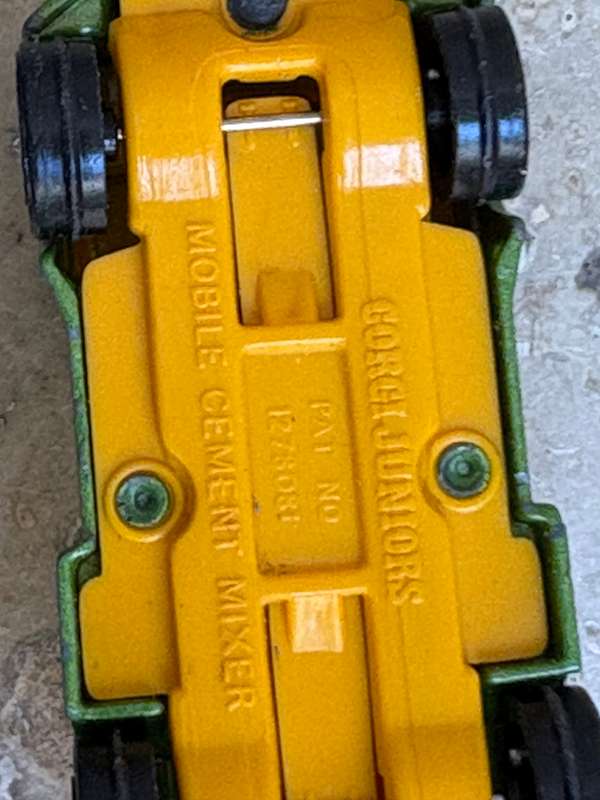 Vintage Corgi die-cast working car lot of 8