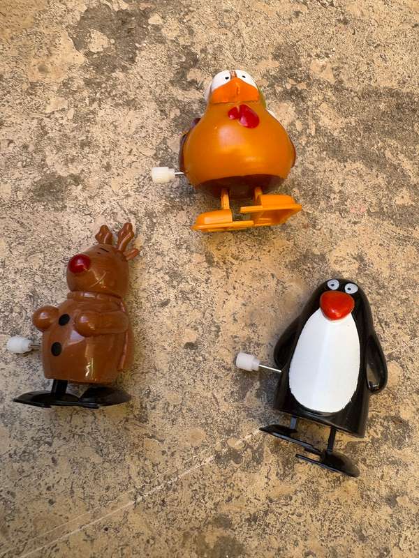 Wind up toy lot of 3 in money box