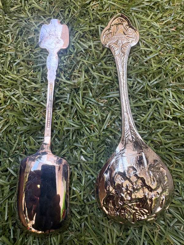 Silver plate spoon pair in box
