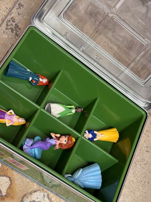 Disney figurine lot of 6 including Snow White in storage container