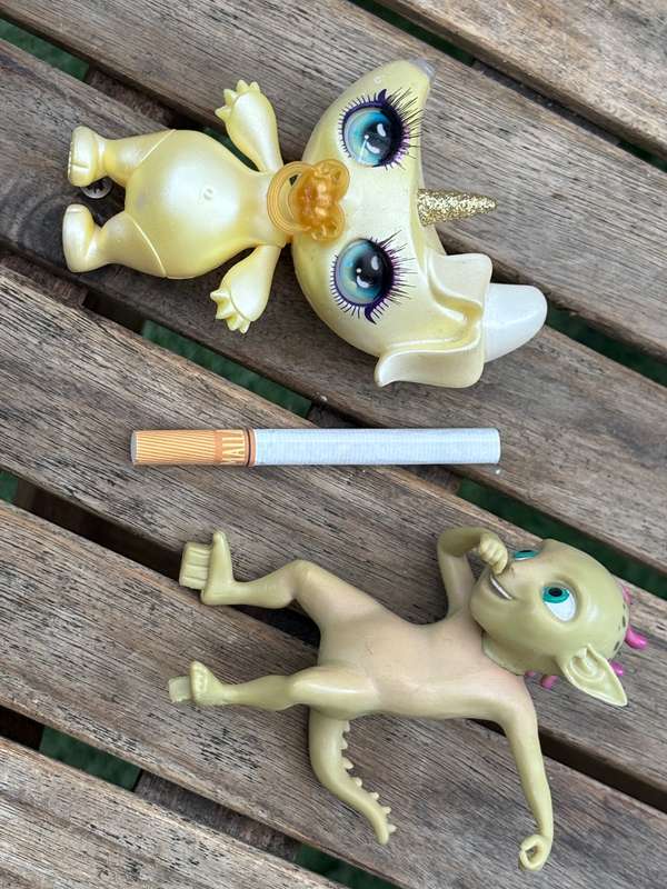 Poopsie original  Unicorn sparkly critters slime doll banana with cake topper pvc alien figure pair