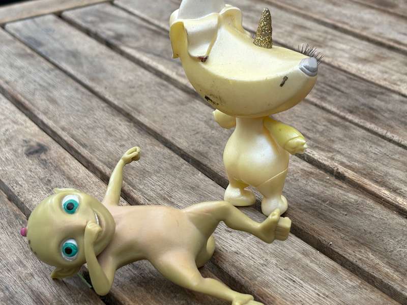 Poopsie original  Unicorn sparkly critters slime doll banana with cake topper pvc alien figure pair