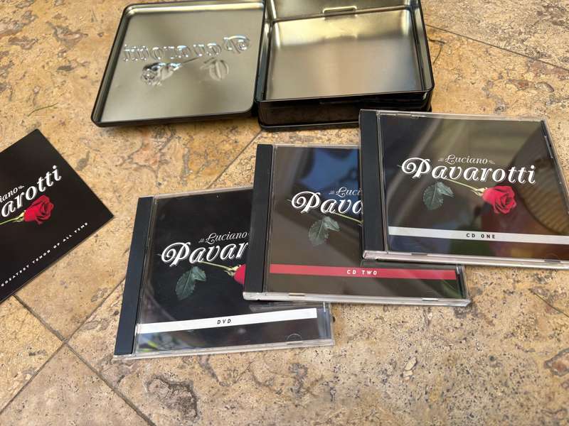 Luciano Pavarotti the greatest tenor of all time dvd with 2 cd box set