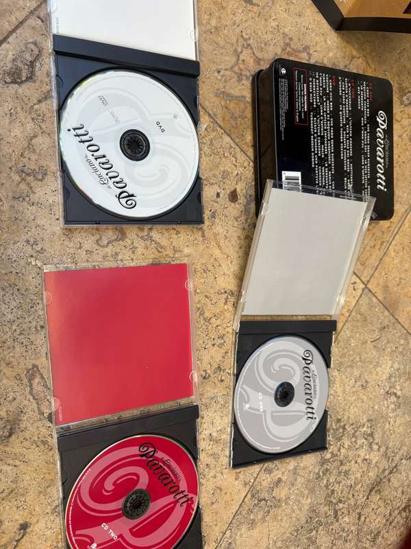 Luciano Pavarotti the greatest tenor of all time dvd with 2 cd box set