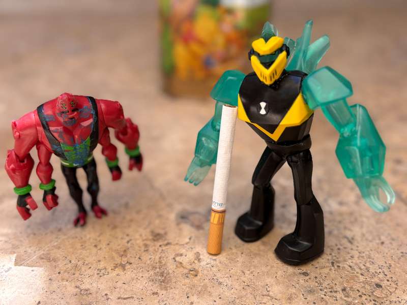 Ben 10 figure pair 4 arms diamond head figures