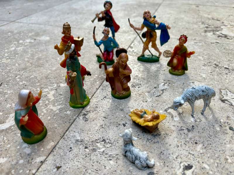 Vintage nativity set pvc Italy 10 piece