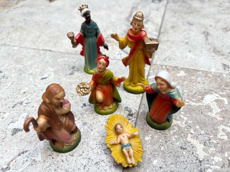 Vintage nativity set pvc Italy 10 piece