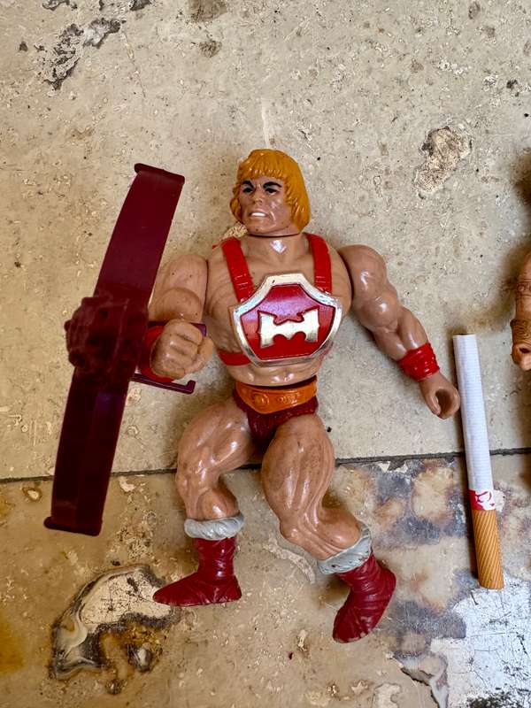 1981 He Man of He-Man Masters of the Universe Teela figure pair with props