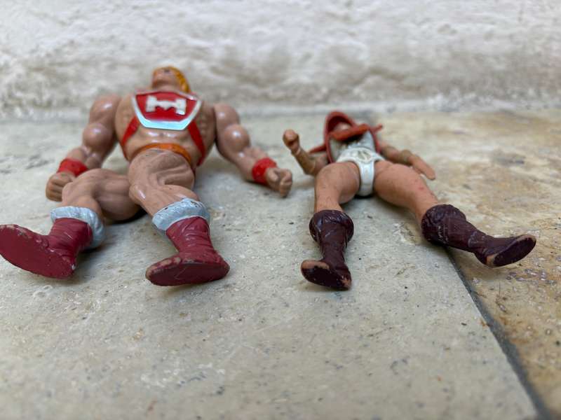 1981 He Man of He-Man Masters of the Universe Teela figure pair with props