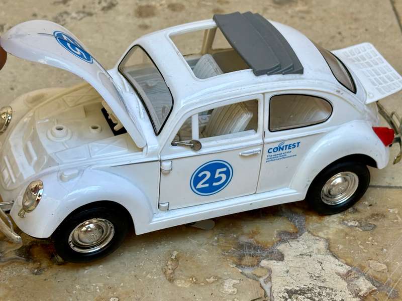 Vintage Wen Sheng love bug Volkswagen Beetle White contest no 25 toy car 1/18