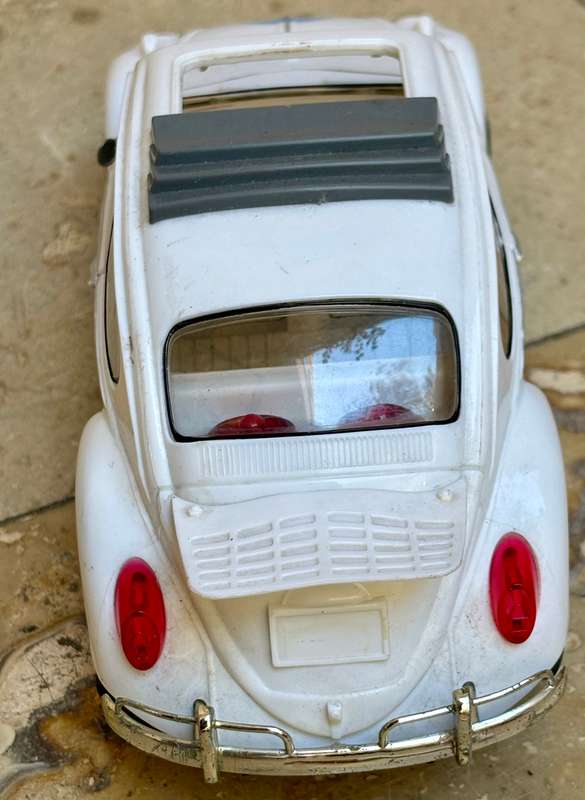 Vintage Wen Sheng love bug Volkswagen Beetle White contest no 25 toy car 1/18
