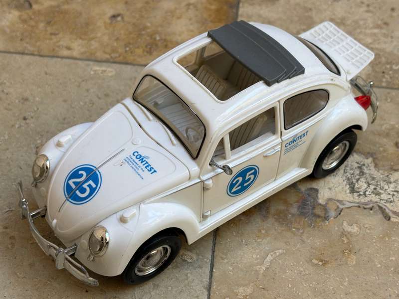Vintage Wen Sheng love bug Volkswagen Beetle White contest no 25 toy car 1/18