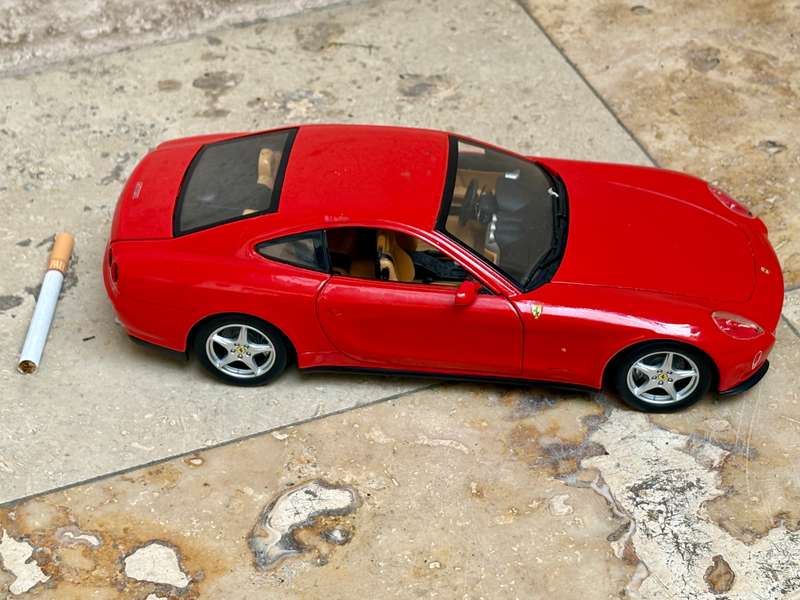 Ferrari 612 Scaglietti 2010 red 1/18 HotWheels 2003