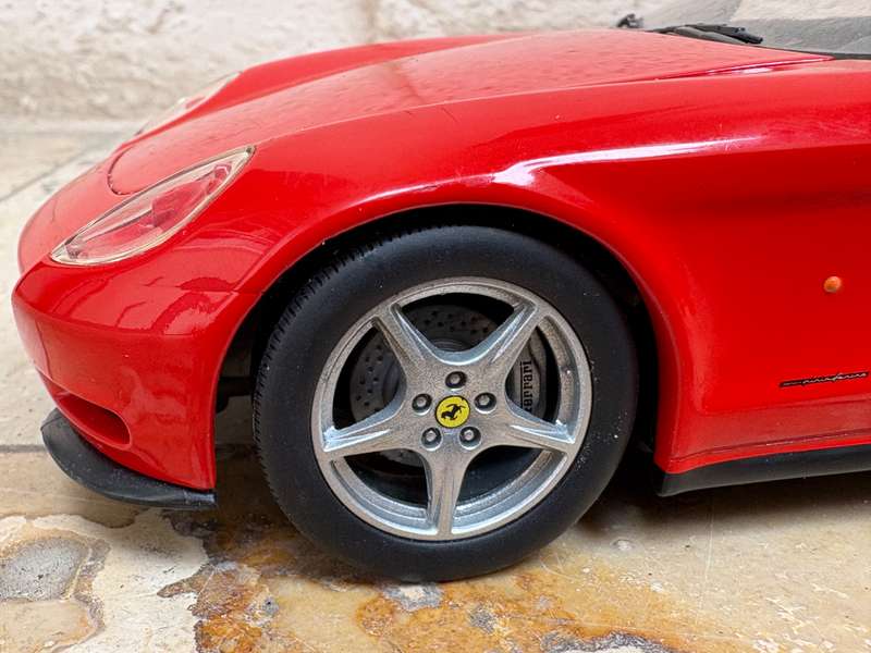 Ferrari 612 Scaglietti 2010 red 1/18 HotWheels 2003
