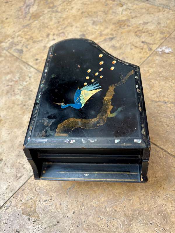 Vintage Japanese grand piano  jewellery box black mother of pearl inlay, no key