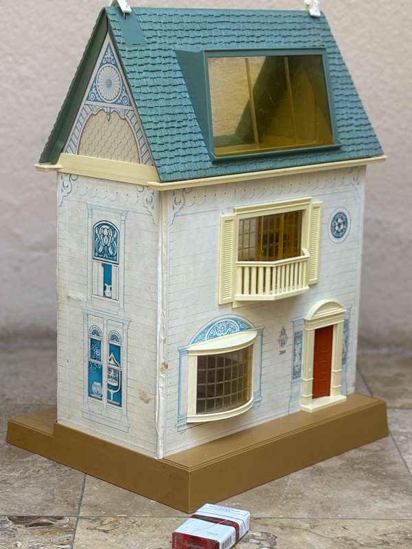 Vintage  Fisher Price Light Up Dollhouse #280 made USA 1981