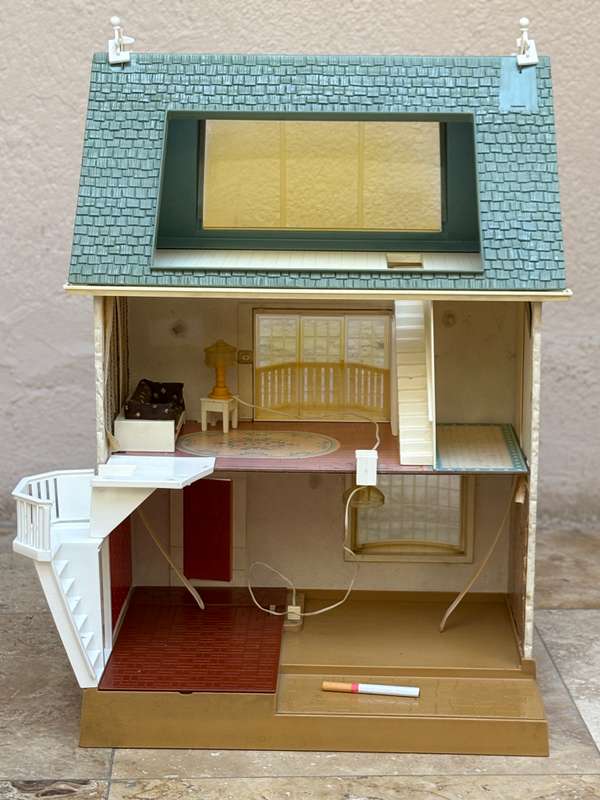 Vintage  Fisher Price Light Up Dollhouse #280 made USA 1981