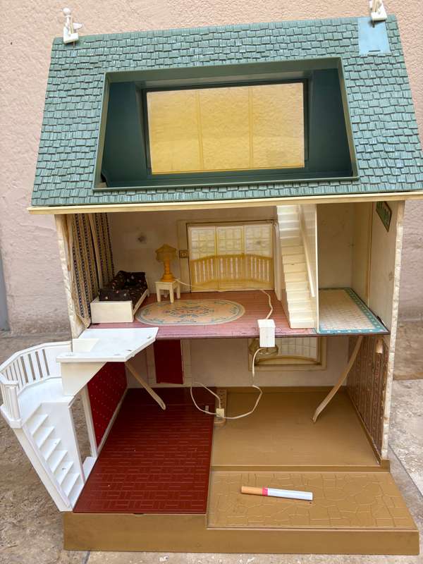 Vintage  Fisher Price Light Up Dollhouse #280 made USA 1981