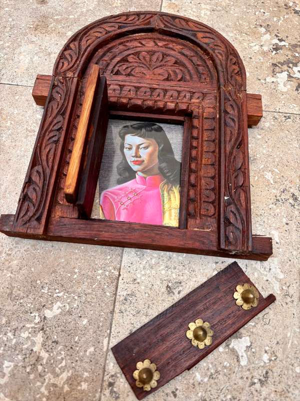 Vintage wood barn door discreet picture frame