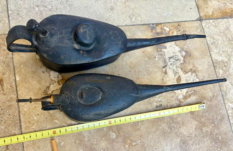 Vintage oil can pair long spout half pint