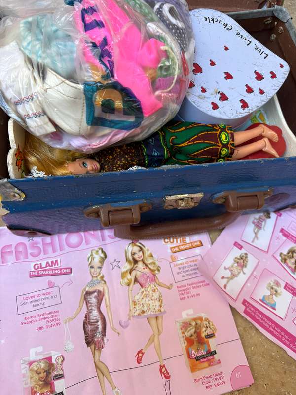 Mego corp articulated Barbie type doll Hong Kong,   bed + clothes lot + Barbie clothes patterns