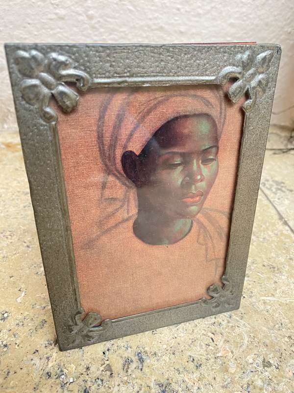 Vintage floral metal picture frame upstanding