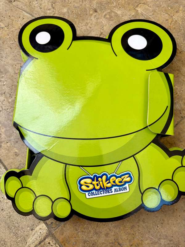 Stikeez album pair frog and creatures of the deep collectors albums