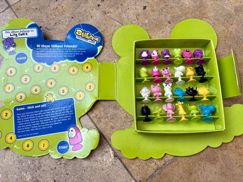 Stikeez album pair frog and creatures of the deep collectors albums