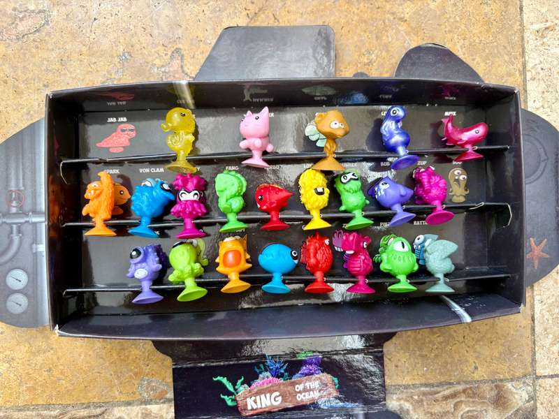 Stikeez album pair frog and creatures of the deep collectors albums