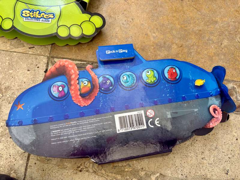 Stikeez album pair frog and creatures of the deep collectors albums