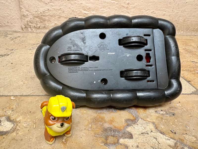 Paw Patrol - Zuma hovercraft vehicle with one pup Collectable figure