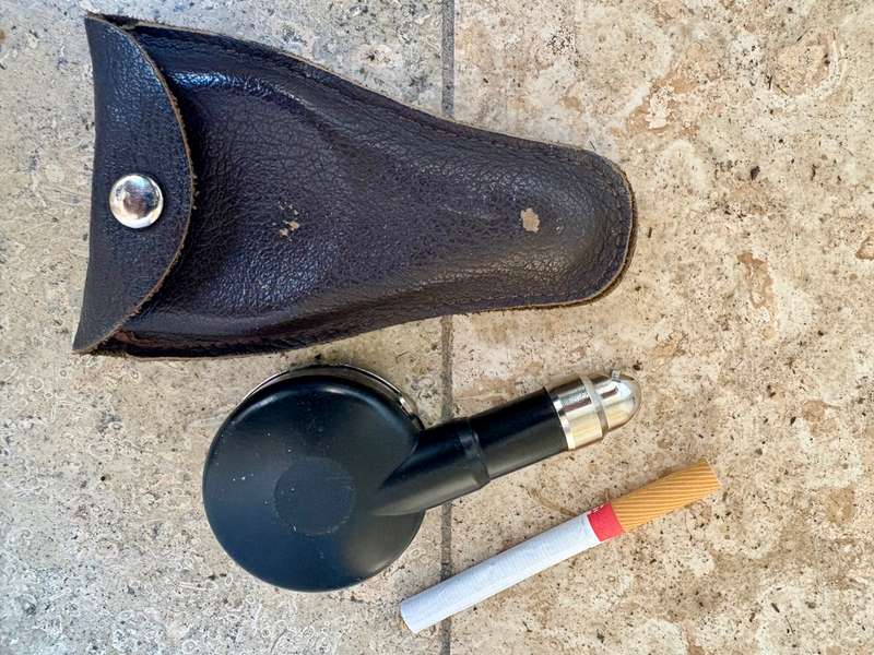 VINTAGE VDO TYRE PRESURE GAUGE in Leather case
