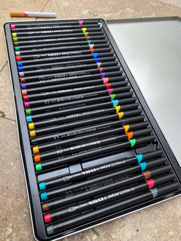Lyra Germany Hi Quality art pen 30 in metal box