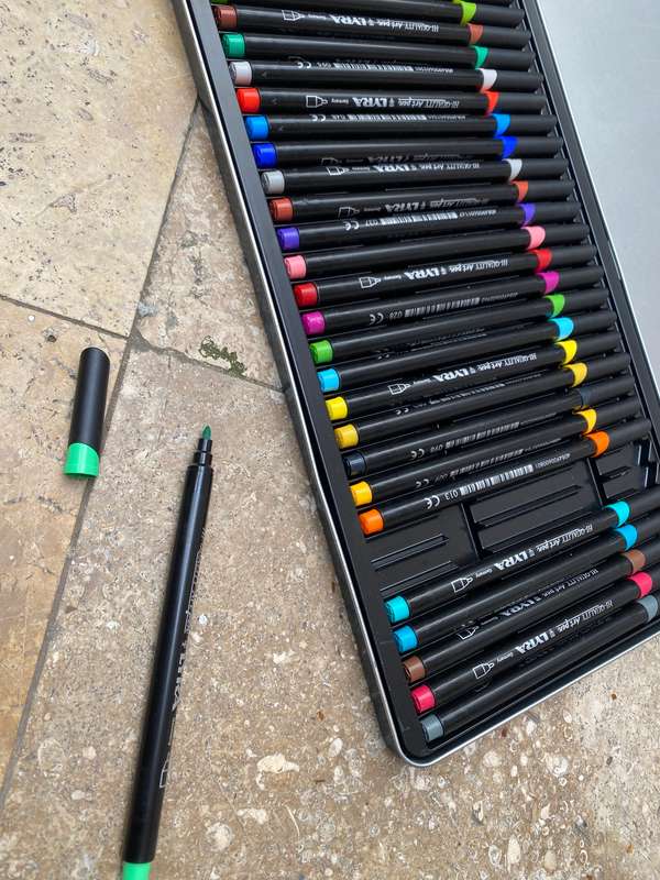 Lyra Germany Hi Quality art pen 30 in metal box