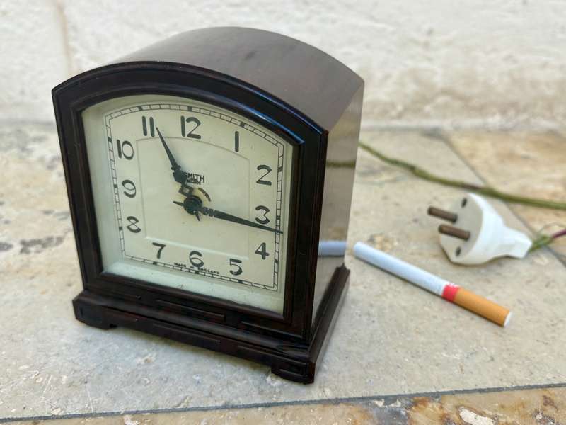 Vintage Smiths Cetric electric mains art deco Bakelite mantle clock 1925 working