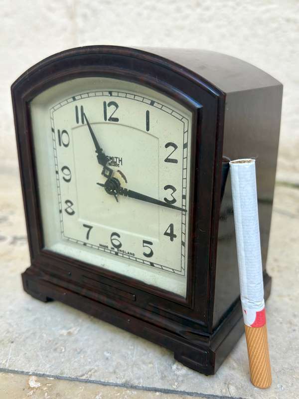 Vintage Smiths Cetric electric mains art deco Bakelite mantle clock 1925 working