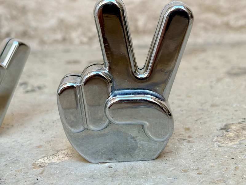 Umbro Buddy ring holder card or photo holder , chrome happy hand hands  set of 3
