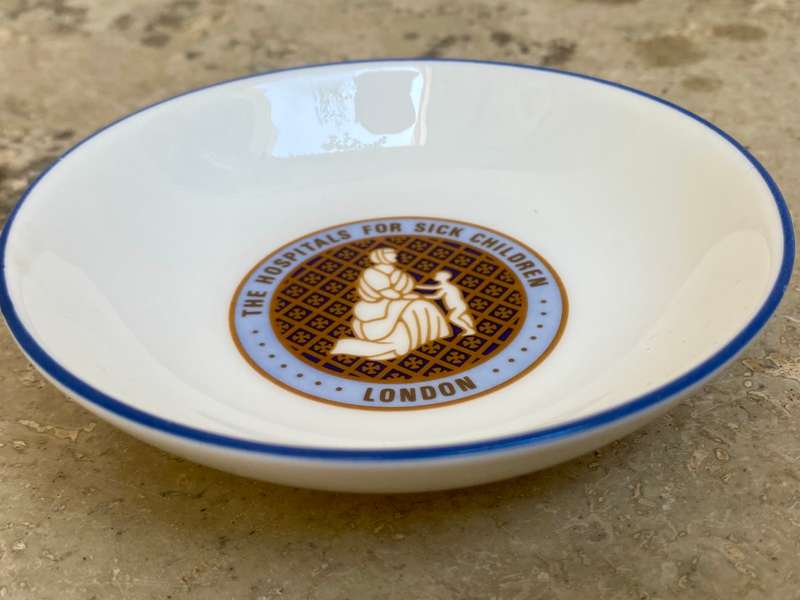 Vintage Wedgewood Great Ormond Street round tray trinket dish