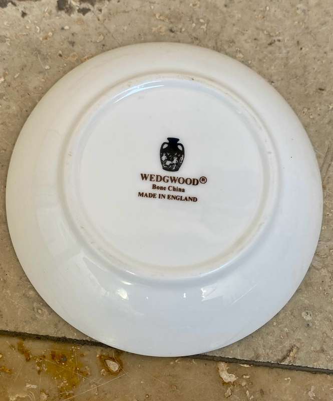 Vintage Wedgewood Great Ormond Street round tray trinket dish