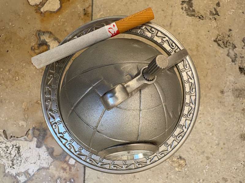 Desk top globe clock by ALTAV
