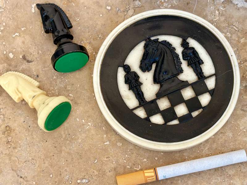 Vintage chess set bakelite  pieces wooden board , western Germany