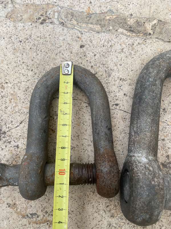 3 old large D shackles chakel lot